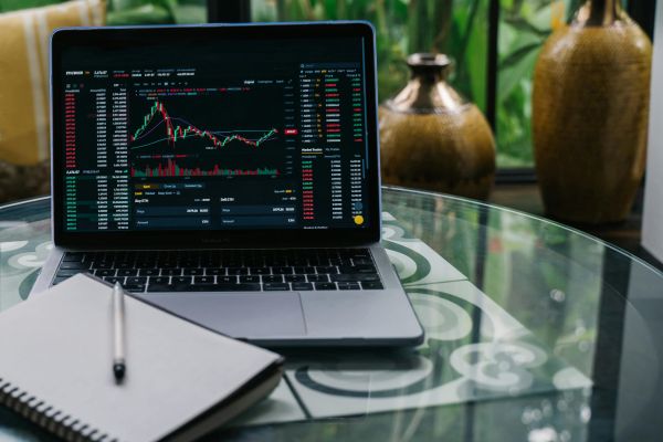 Apprendre le trading : un voyage vers la réussite financière